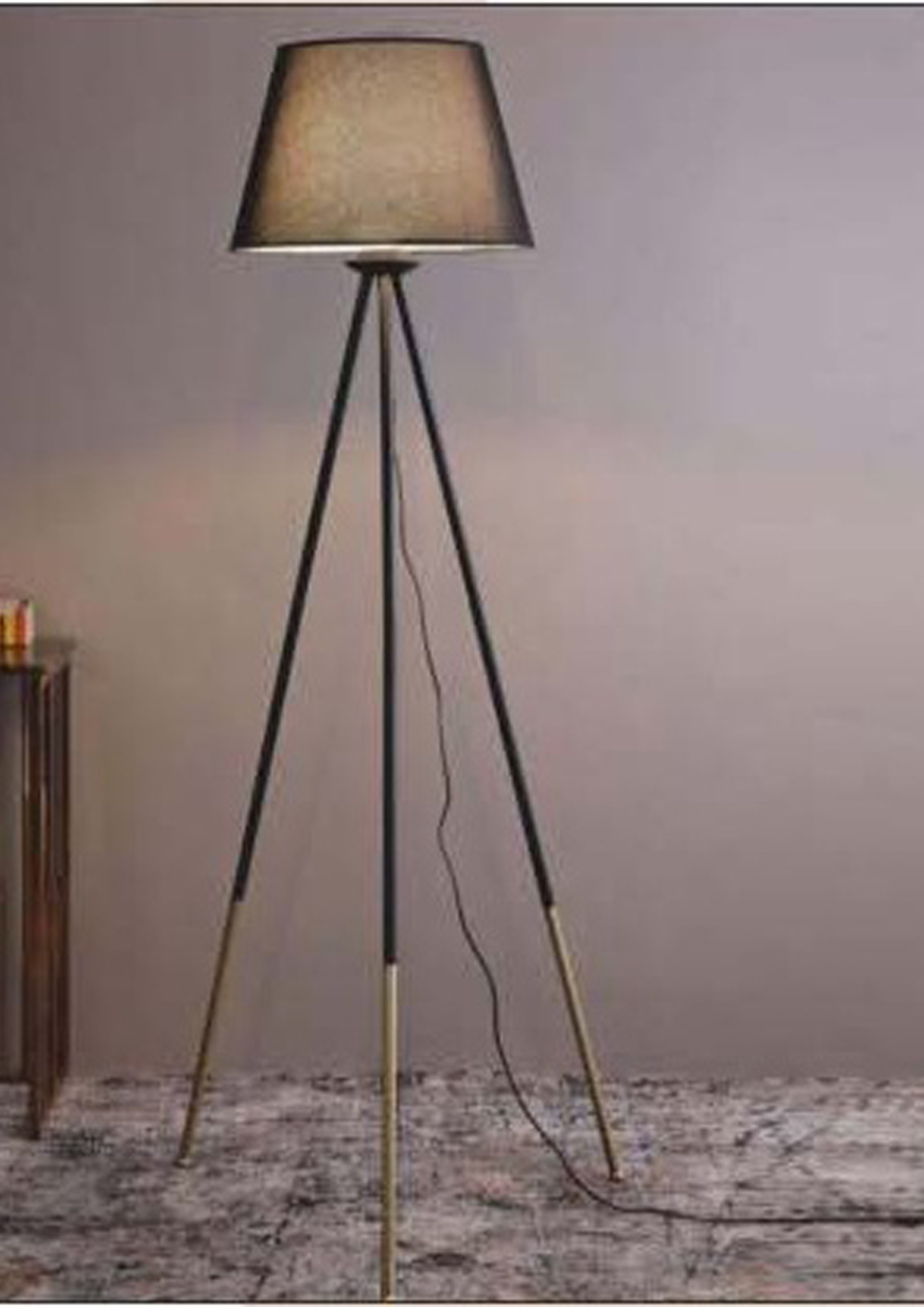 Beyond Lights - Black Tripod Lamp- GL